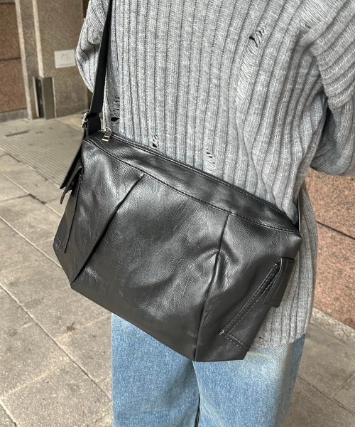 Chikashitsu+（チカシツプラス） ショルダーバッグ メンズ レディース