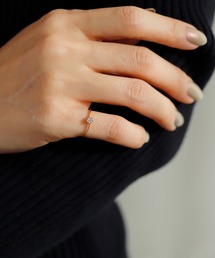 SIENA ROSE（シエナロゼ） 指輪 リング ひねりラインの一粒ダイヤ