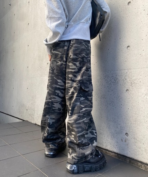 lilful ジーンズ 「26年春夏新作」迷彩柄ミリタリーワイドバギーカーブ