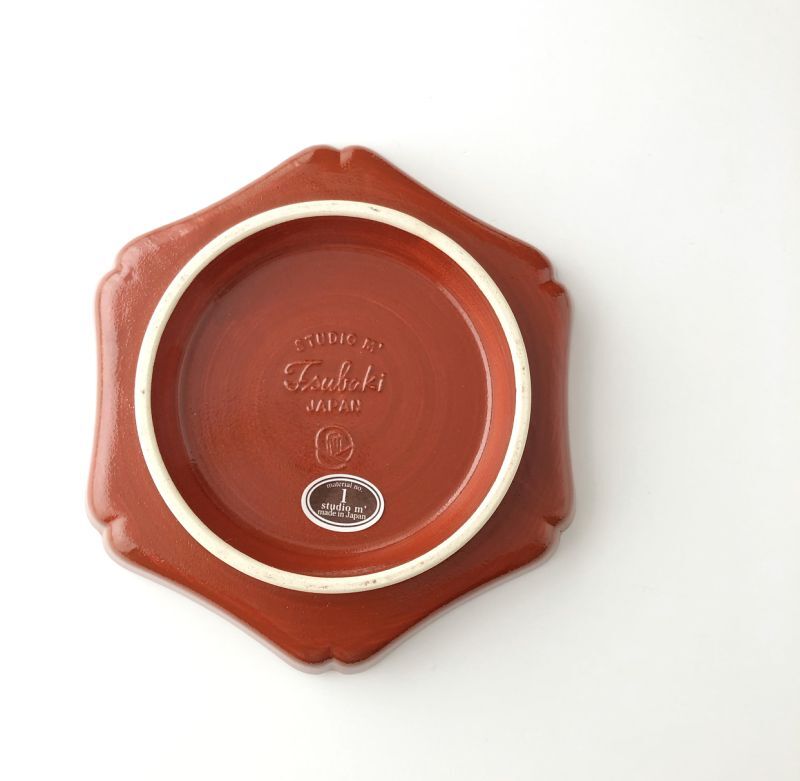 スタジオエムの器「椿 輪花皿 赤絵」