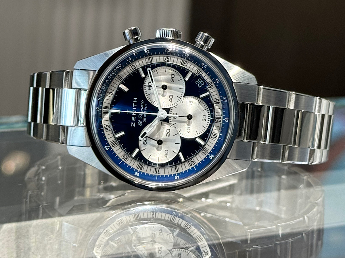 天頂のような鮮やかなブルーが美しい『クロノマスター オリジナル