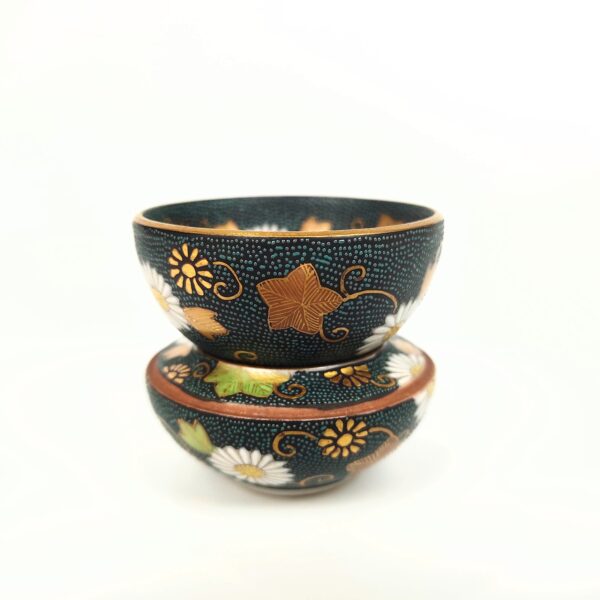 九谷焼 青粒盃台付宝珠型盃 大正堂造 – 古美術西川