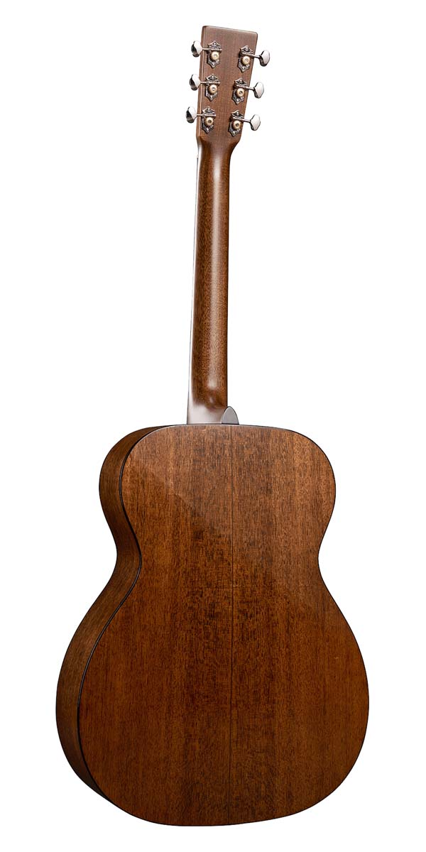 マーティン・カスタムショップよりプレミアム・トーン・ウッドで作られ