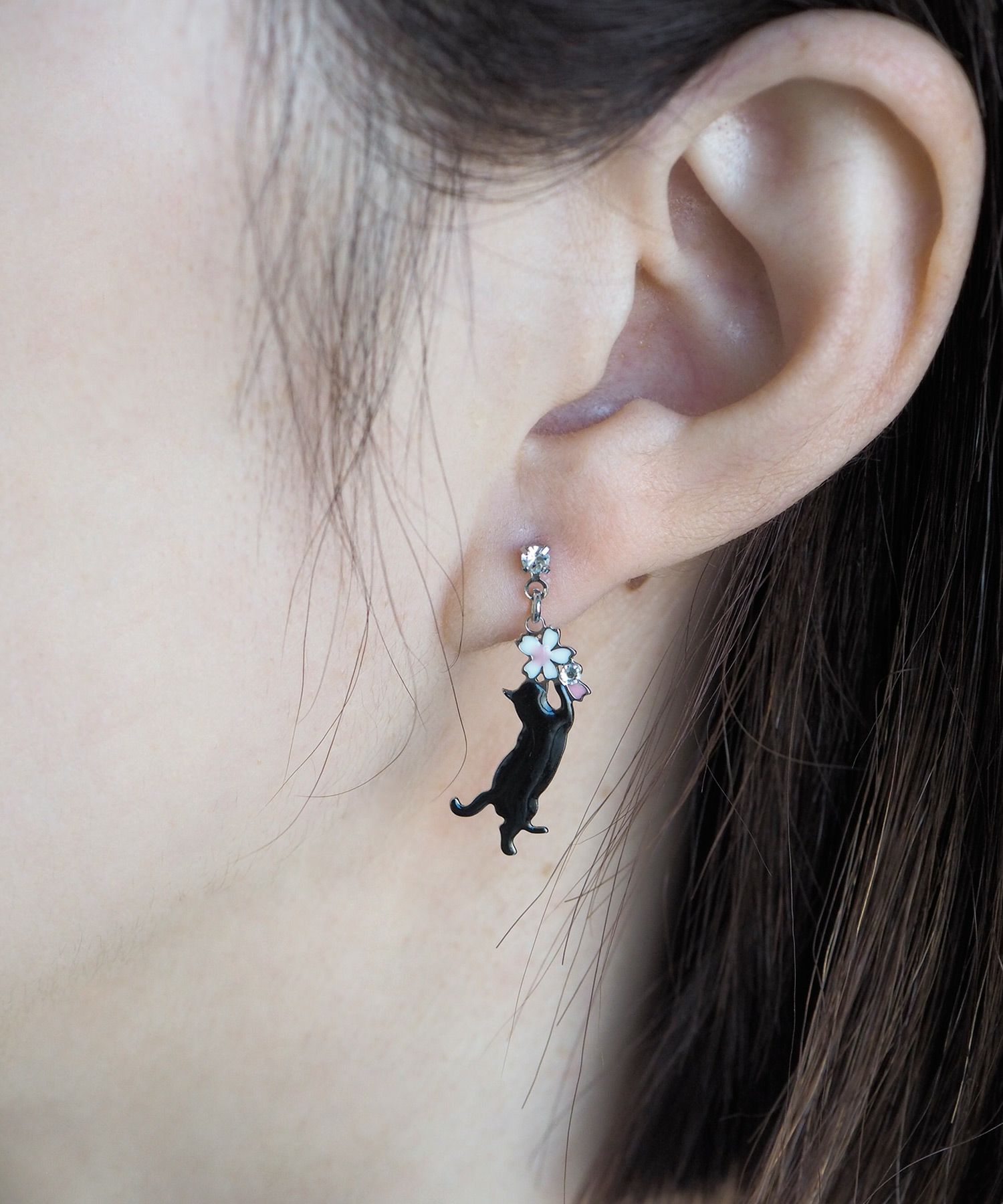 ネコサクラチタンポストピアス | 【公式】MUK ONLINE SHOP｜人気