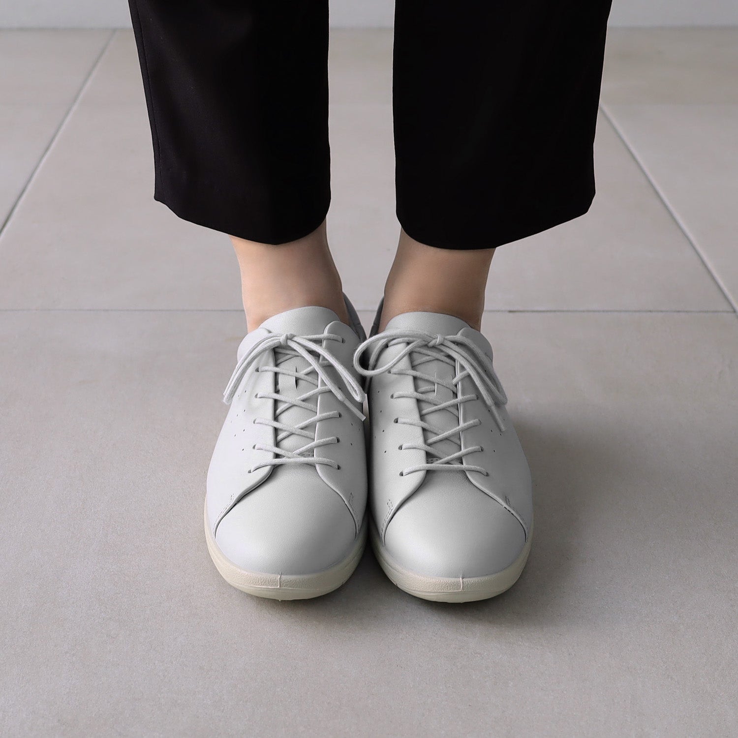 アキレス・ソルボ C 599 黒｜牛革3E すっきりシルエットのレースアップ