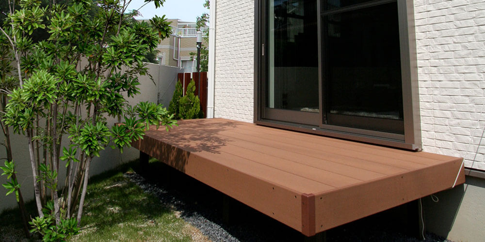 ウッドデッキの解体費用相場は？自分で撤去する方法や費用を抑える