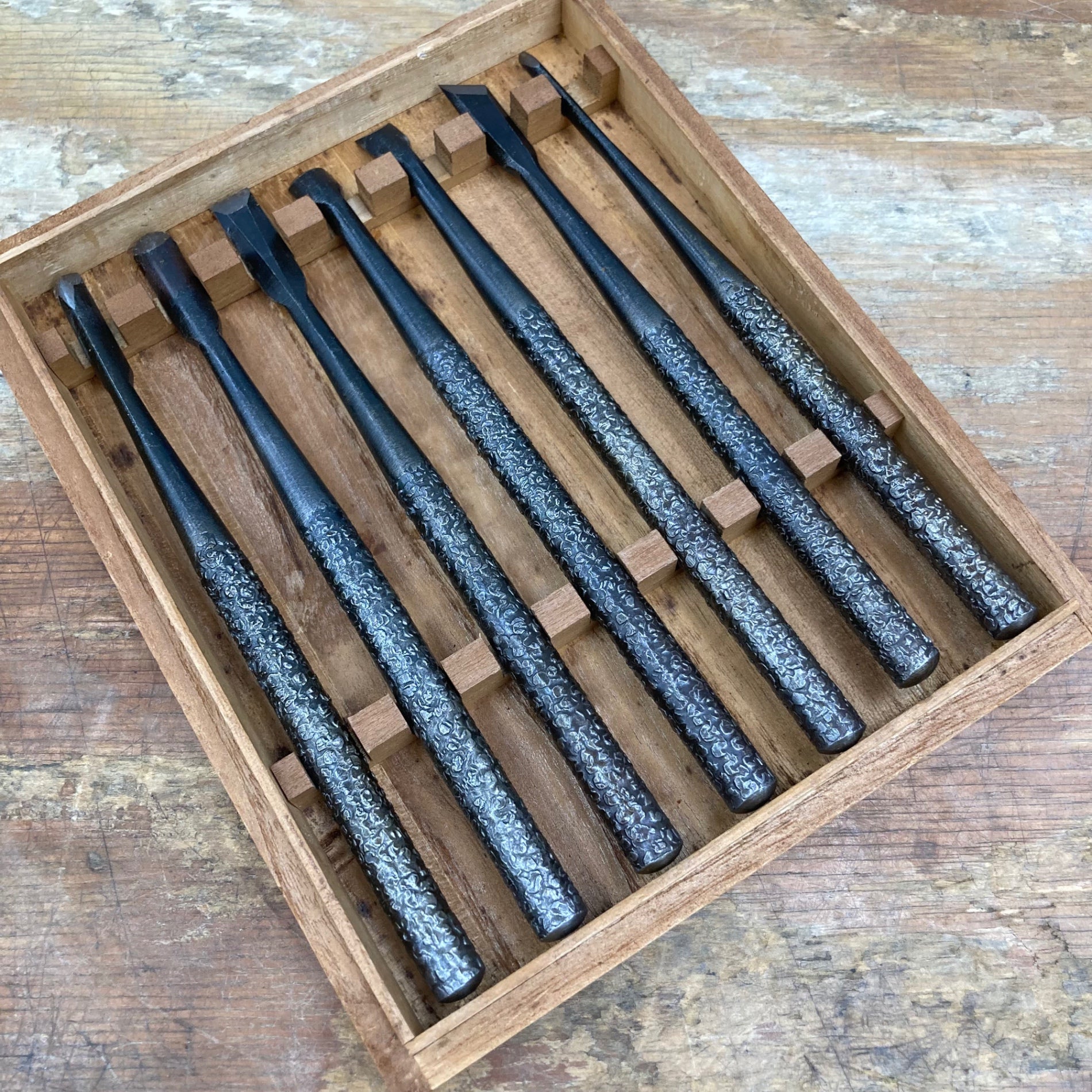 中古品】 「初代政吉」作 共柄彫刻刀 7本組 手打仕上 【柏店