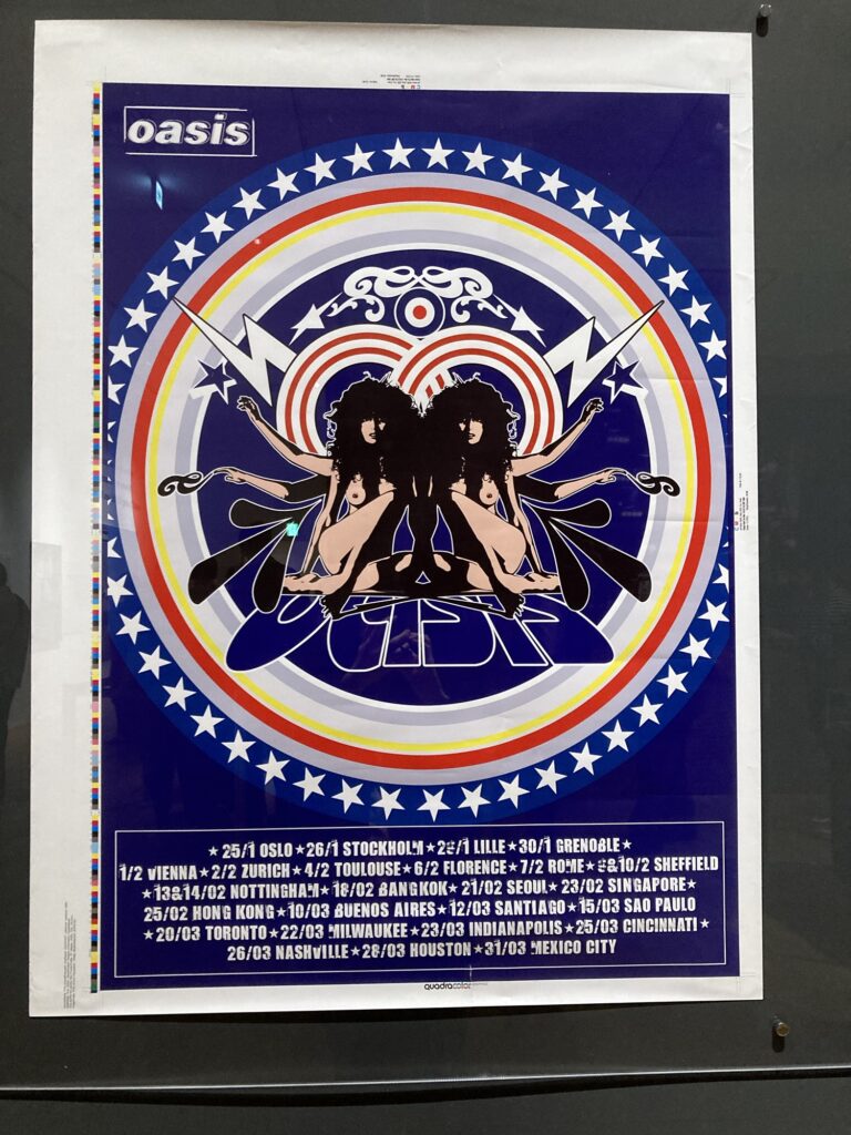 リヴ・フォーエヴァー オアシス30周年特別展」 – Aging with Rock'n'Roll