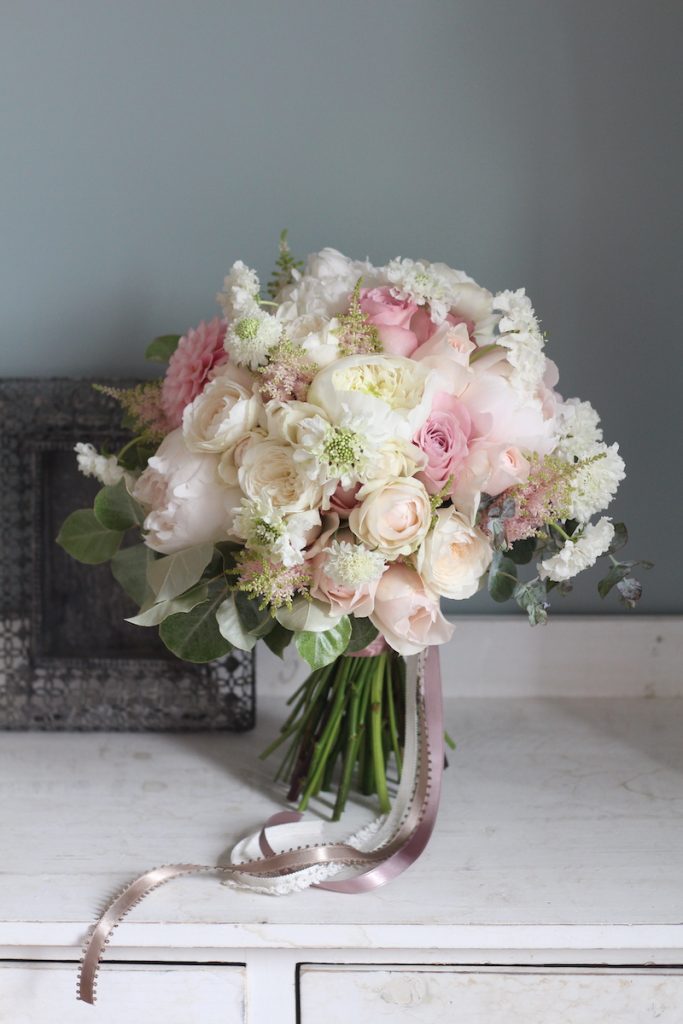 芍薬のウェディングブーケ - ウェディングブーケお持ち込み専門店