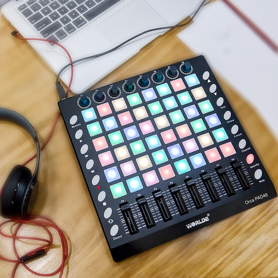 WORLDE PAD48 ポータブル USB MIDI ドラムパッドコントローラー 48 RGB
