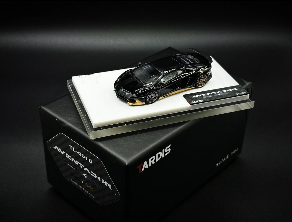 Tardis 1:64 AVENTADOR LP750-4SV Diecast Model Car Resin Limited