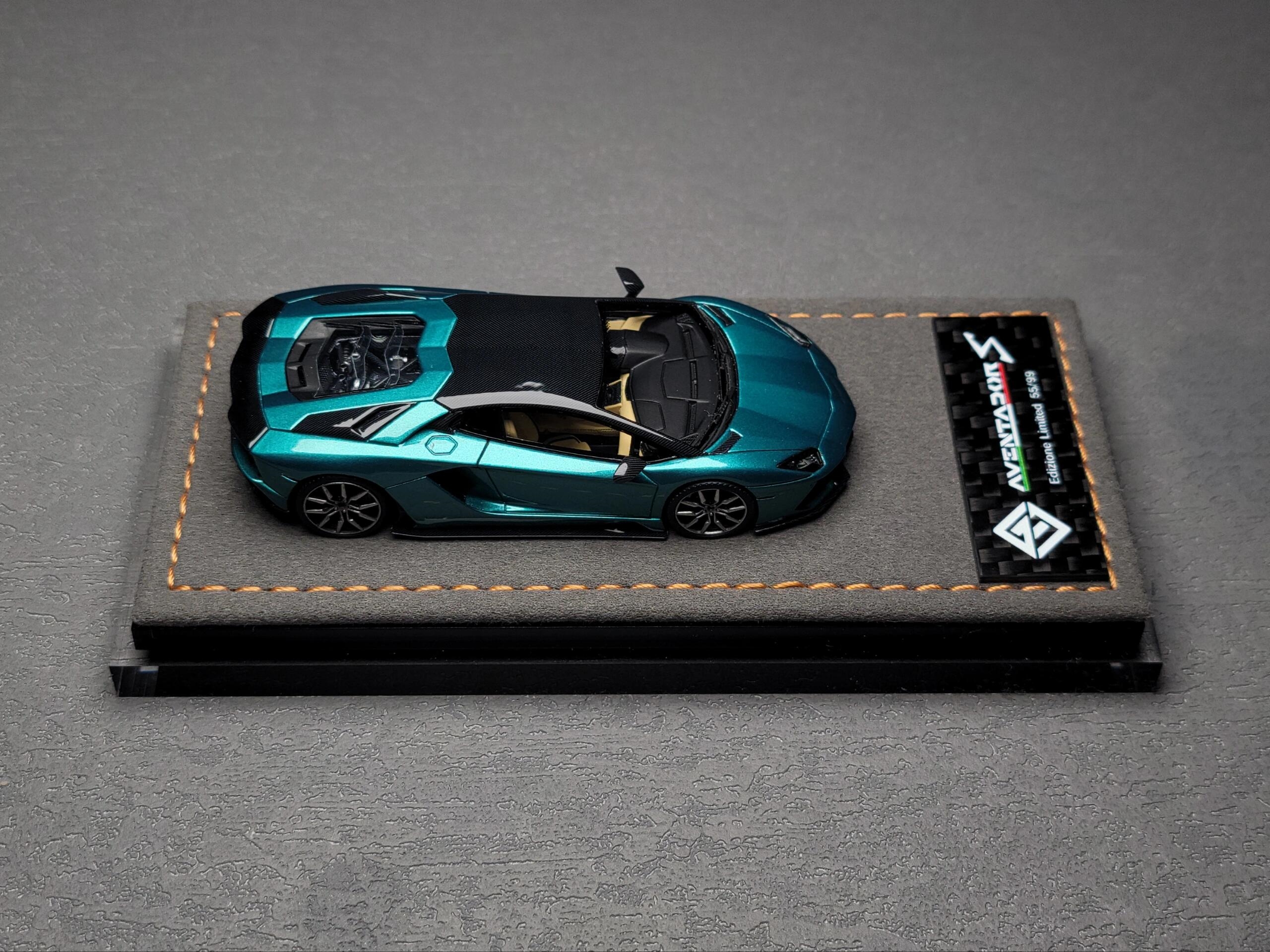 GW God Wealth 1:64 Aventador S 740-4 Diecast Model Car Resin