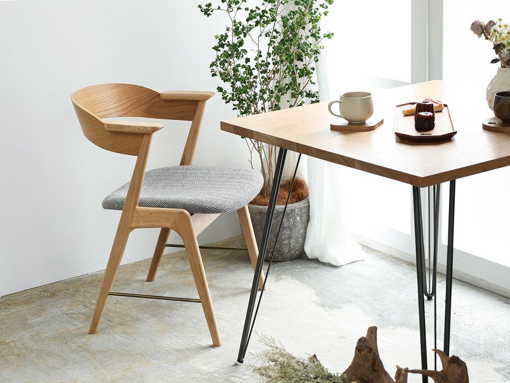 ダニス ショートアームチェア アームナチュラル アイアン ダイニング