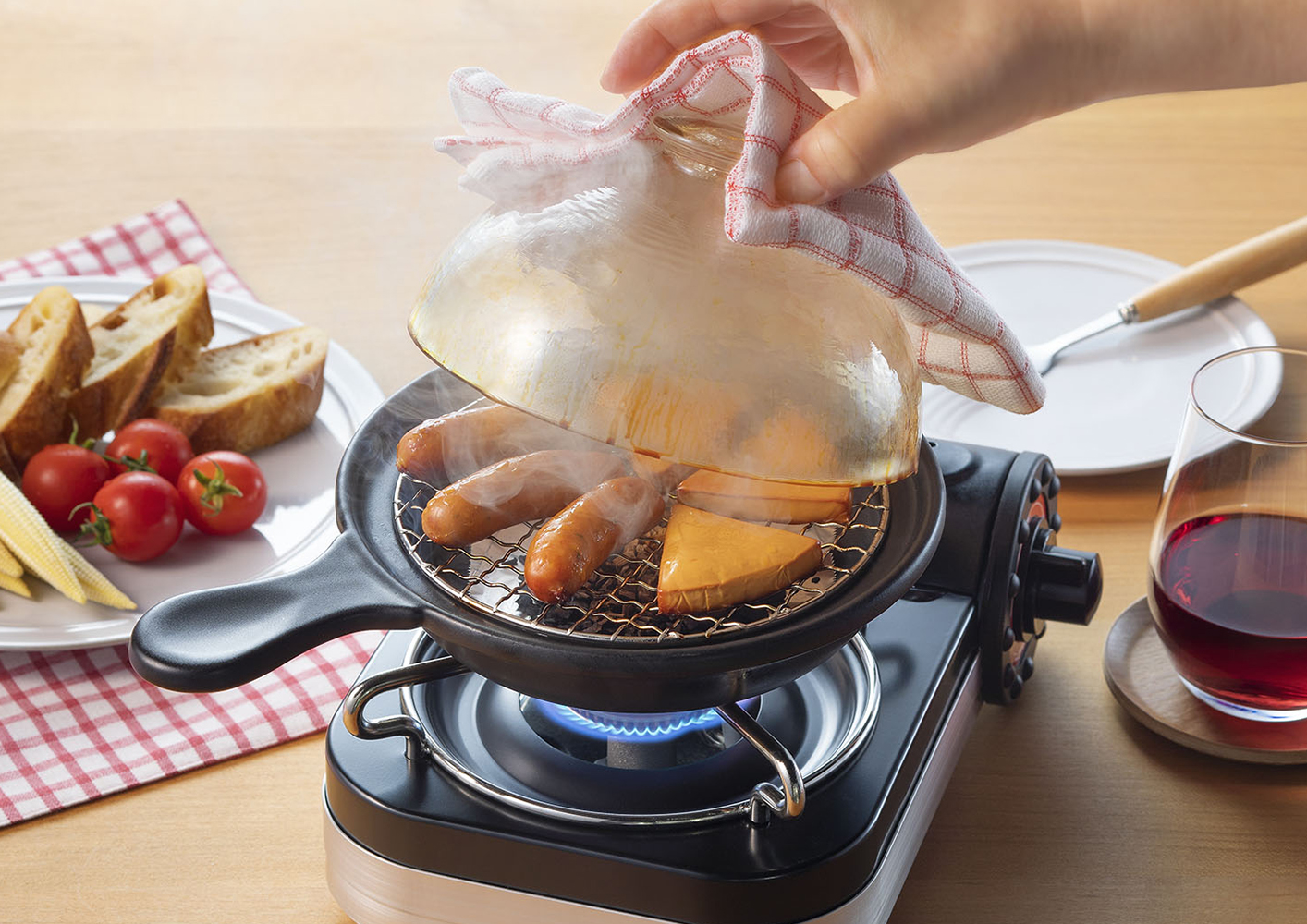 グラスドームソロクッカー」で本格料理を簡単調理｜ガラス食器ブランド