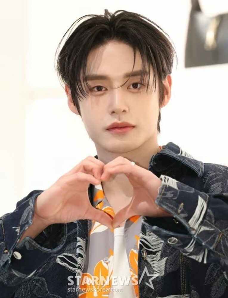 ZEROBASEONEキム・ジウン、山火事被災地に1000万ウォン寄付 写真枚