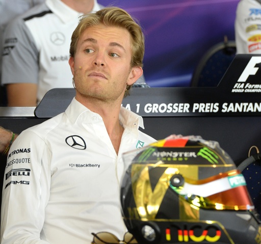 ロズベルグ、FIFAに指摘されW杯優勝記念ヘルメットを修正 写真8枚 国際