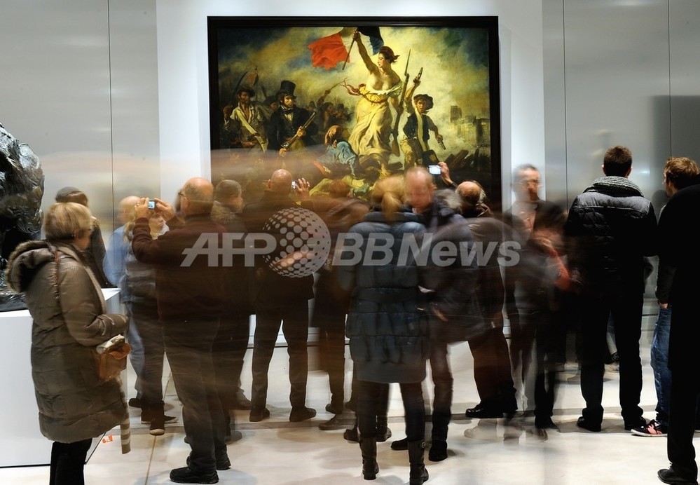 巨匠ドラクロワの「自由の女神」、落書きされる フランス 写真1枚 国際