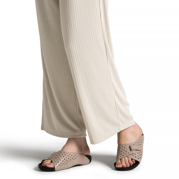 603 ソファ(スリッパ・室内履き) | 外反母趾、足底筋膜炎を解決する