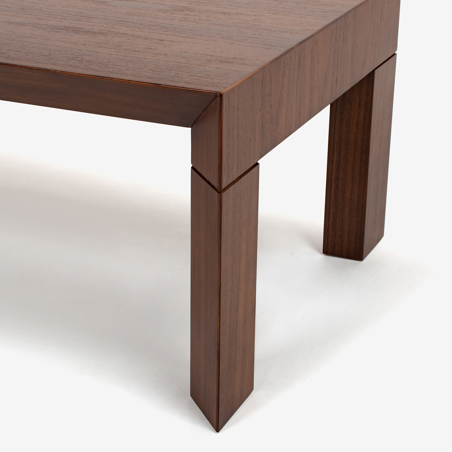 CN2-LT | 曲木家具専門ブランドの秋田木工