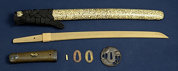 刀装具（鍔 縁頭 目貫）の買取について - 株式会社愛研美術