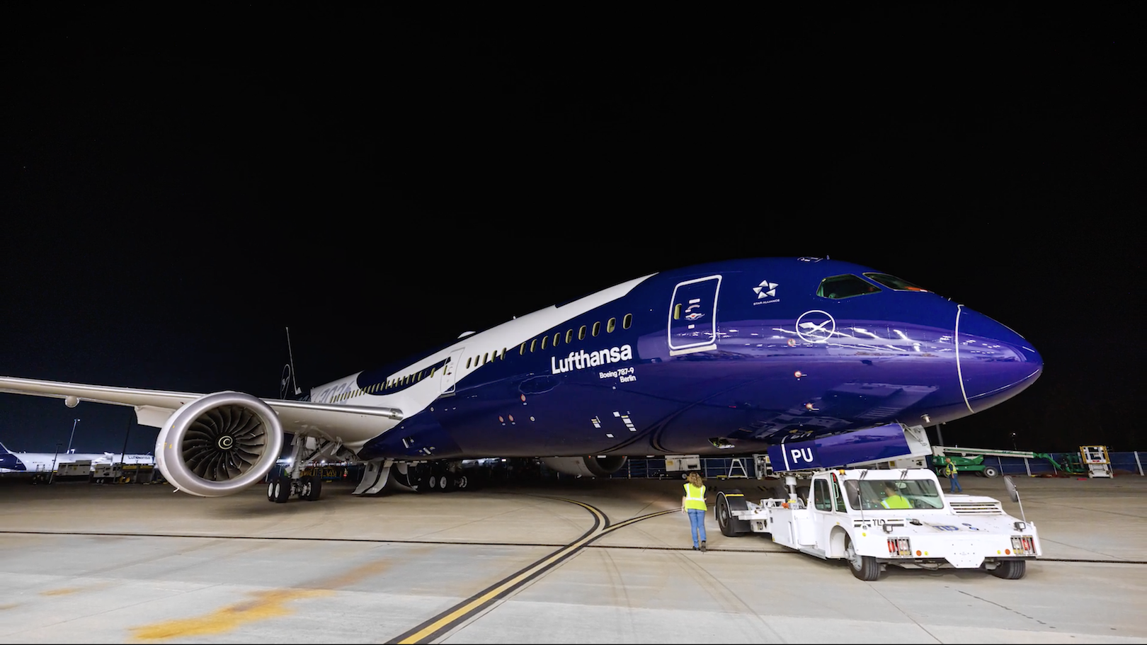 ルフトハンザ、100周年記念塗装機を公開。ボーイング787-9（D-ABPU）で