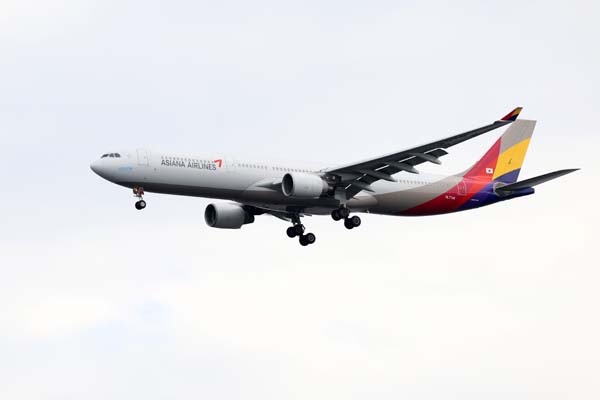 アシアナ航空 新塗装 A330-323 HL7746 羽田空港 2023年10月29日