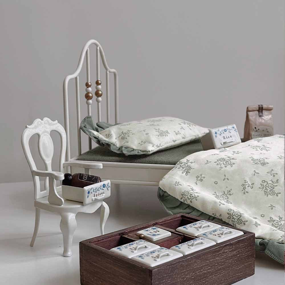 ヴィンテージ ベッド ドールハウス - グリーン 1/6 スケール ドール