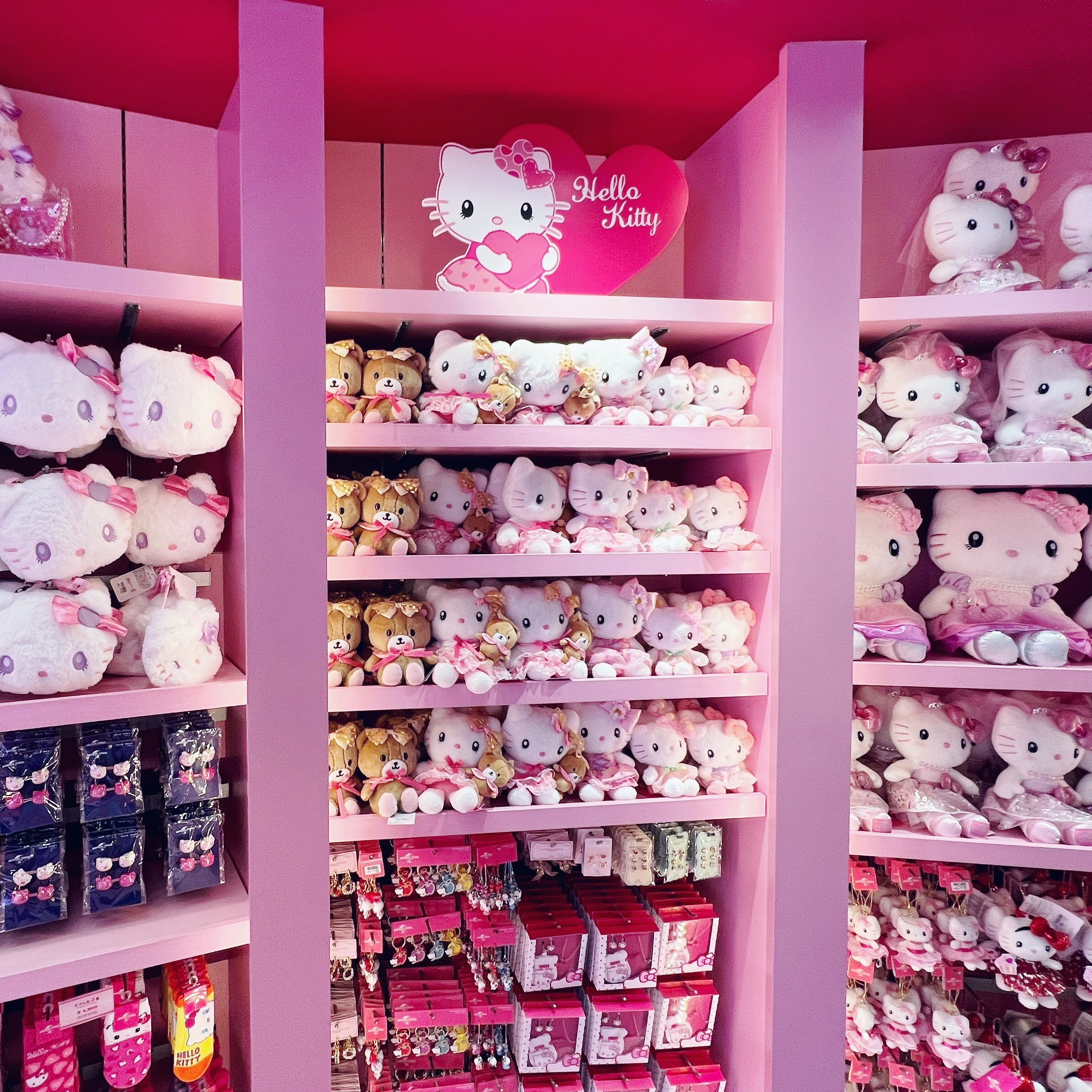 大阪】ユニバ💖ハローキティ＆セサミグッズ⭐️ | Trip.com 大阪