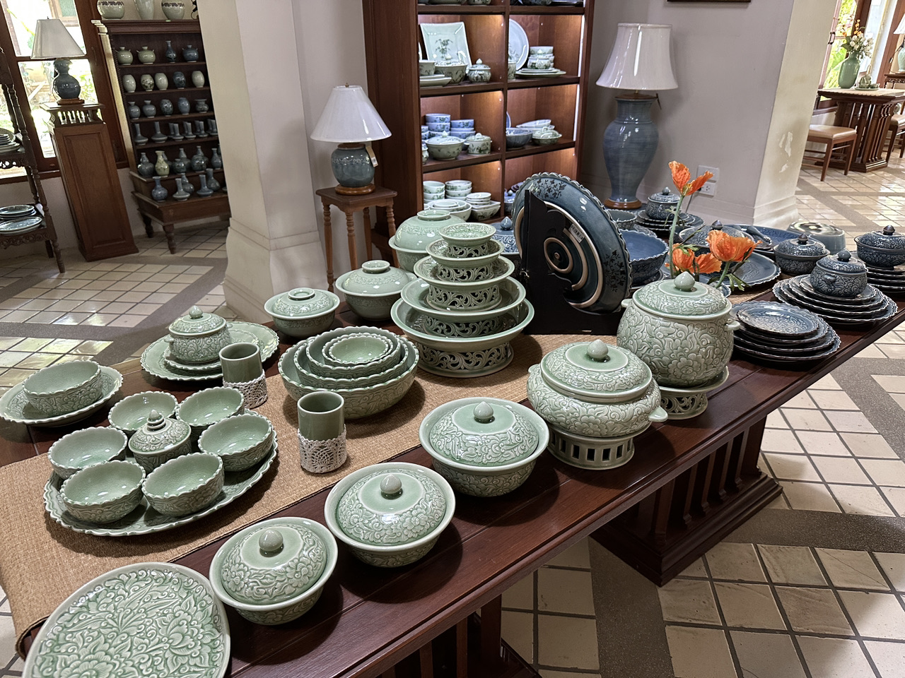 バーンセラドン | BAAN CELADON】静けさと翡翠色の器に出会える