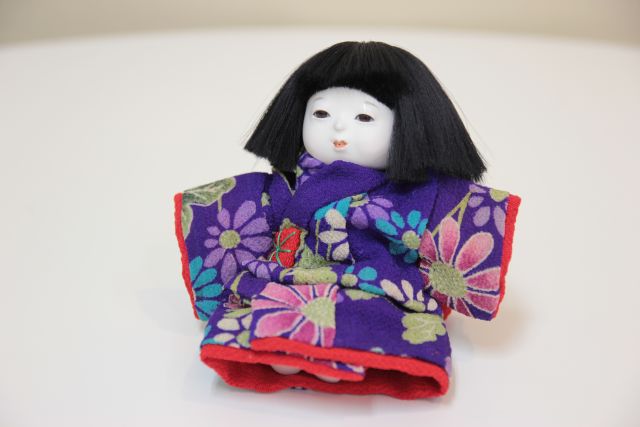 小さな着せ替え人形です。かわいい伝統の日本人形です。 | 岡崎市