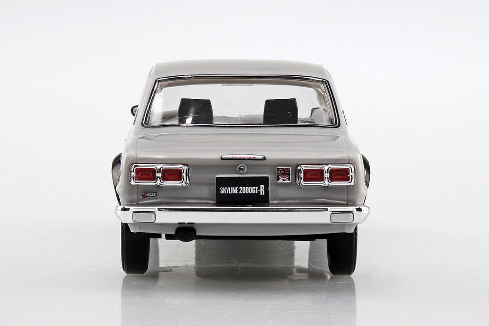 ニッサン C10 スカイライン 2000GT-R(シルバー) - AOSHIMA SCALE MODEL