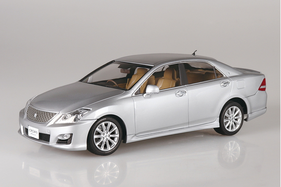 1/24 トヨタ GRS204 クラウン アスリート '08/'10 - AOSHIMA SCALE