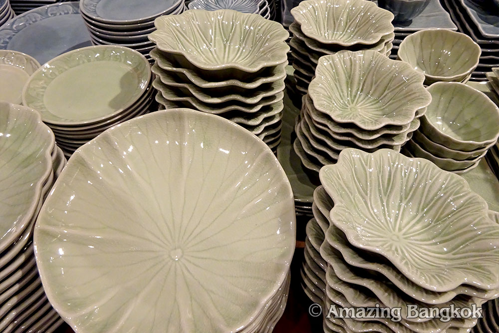 タイの焼き物「セラドン焼き」の魅力 | アメージング バンコク