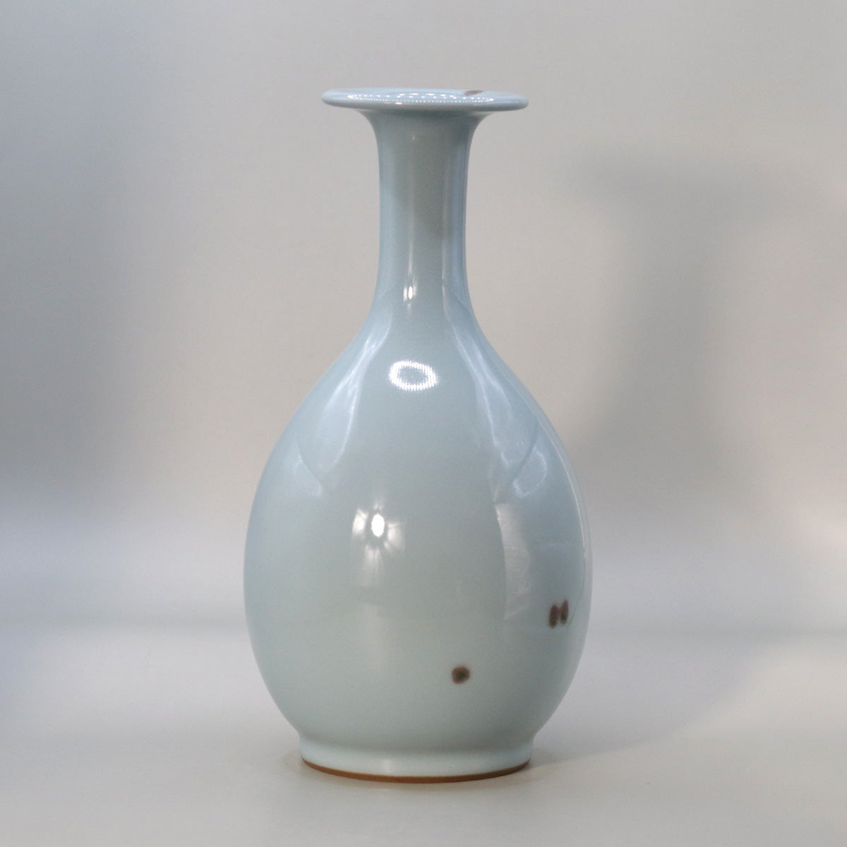 飛青瓷下蕪花入(中) 諏訪蘇山 – 高級陶器の専門店【甘木道】