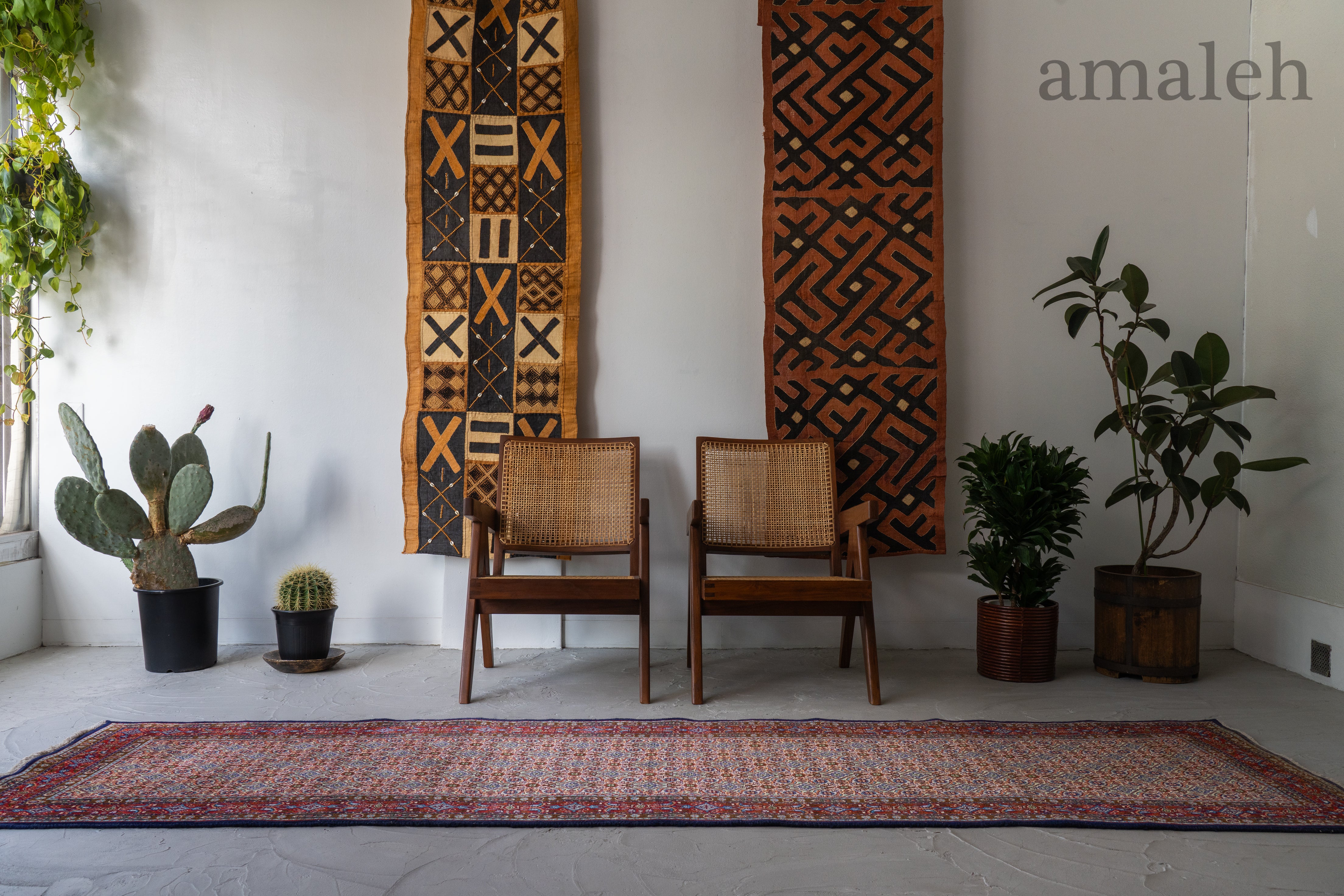 LARGE SIZEのヴィンテージラグ・トライバルラグ・手織り絨毯