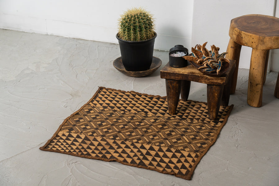 クバ王国伝統のクバクロス-KUBA TEXTILES】クバ布-草ビロード