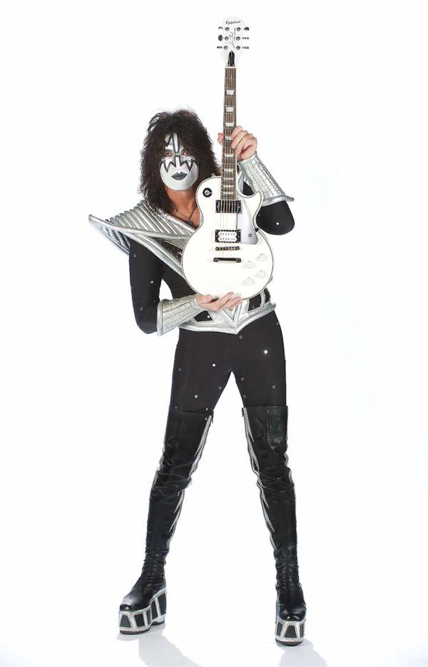 キッスのトミー・セイヤーを間近に見れるプレミア・フリー・イベントが