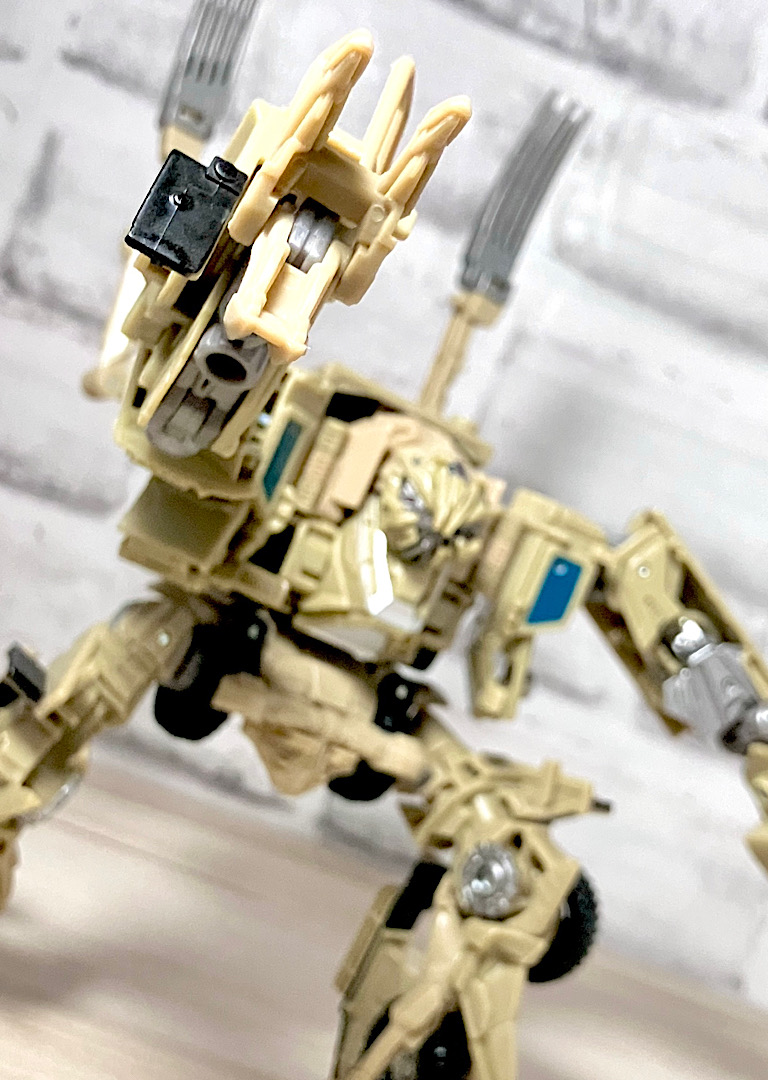 トランスフォーマースタジオシリーズ SS-24ボーンクラッシャー