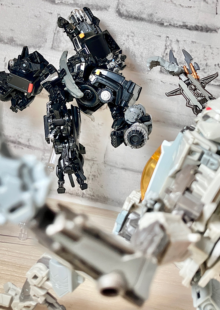 トランスフォーマースタジオシリーズ SS-15 アイアンハイド レビュー