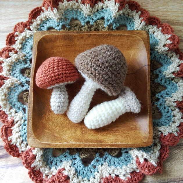 キノコの編み方 キノコ編みぐるみ かぎ針編み 編み方説明 | amichicoの