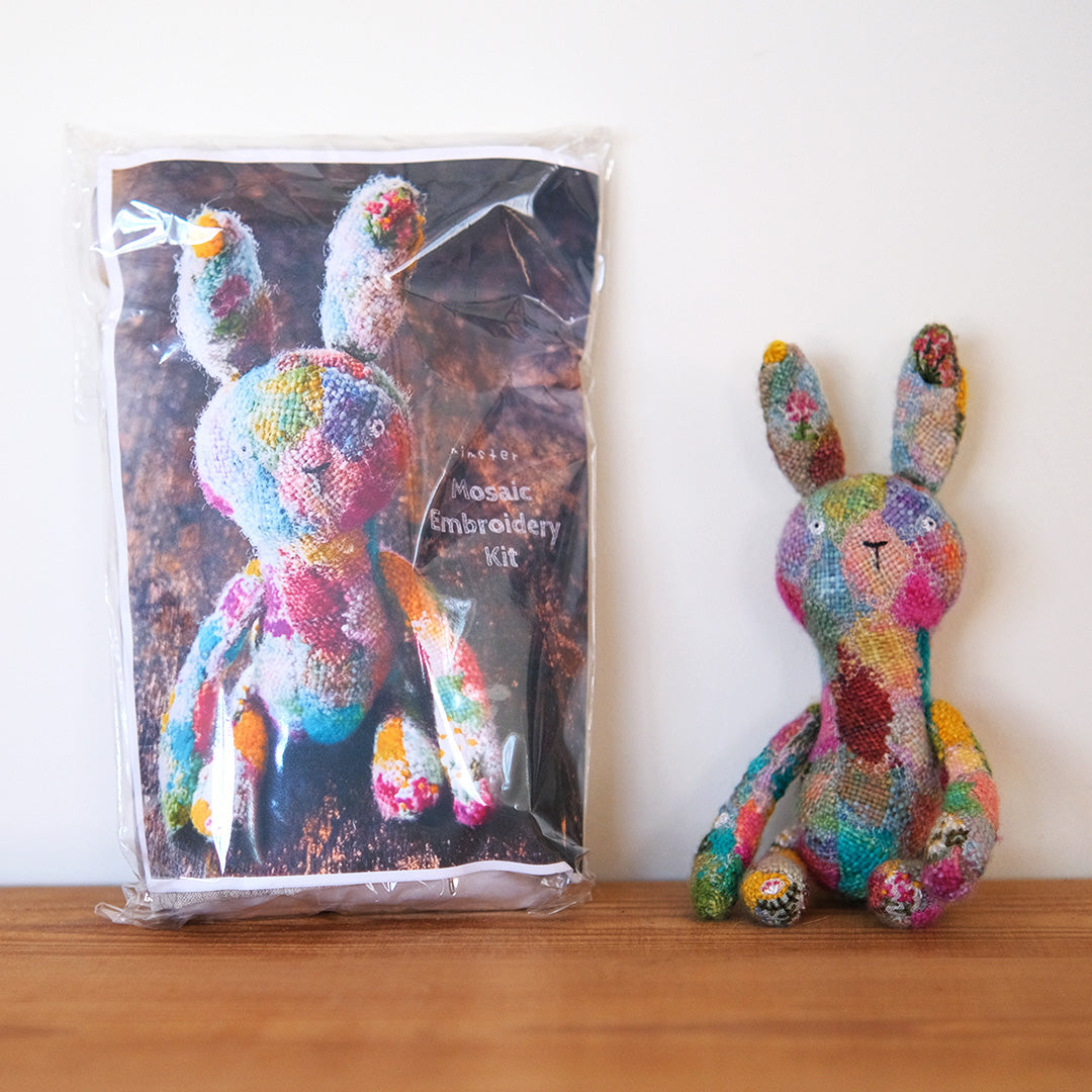 ミムラトモミ mimster original モザイクダーニング刺繍・うさぎの