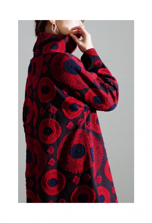 レディース 大人 モード 存在感宿る大人のレトロ花模様モチーフ