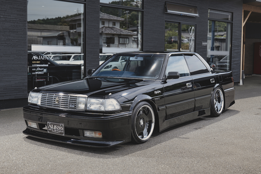 VIPSTYLE公認｜ファン垂涎の13クラウン インシュランス仕様！ - ALESS