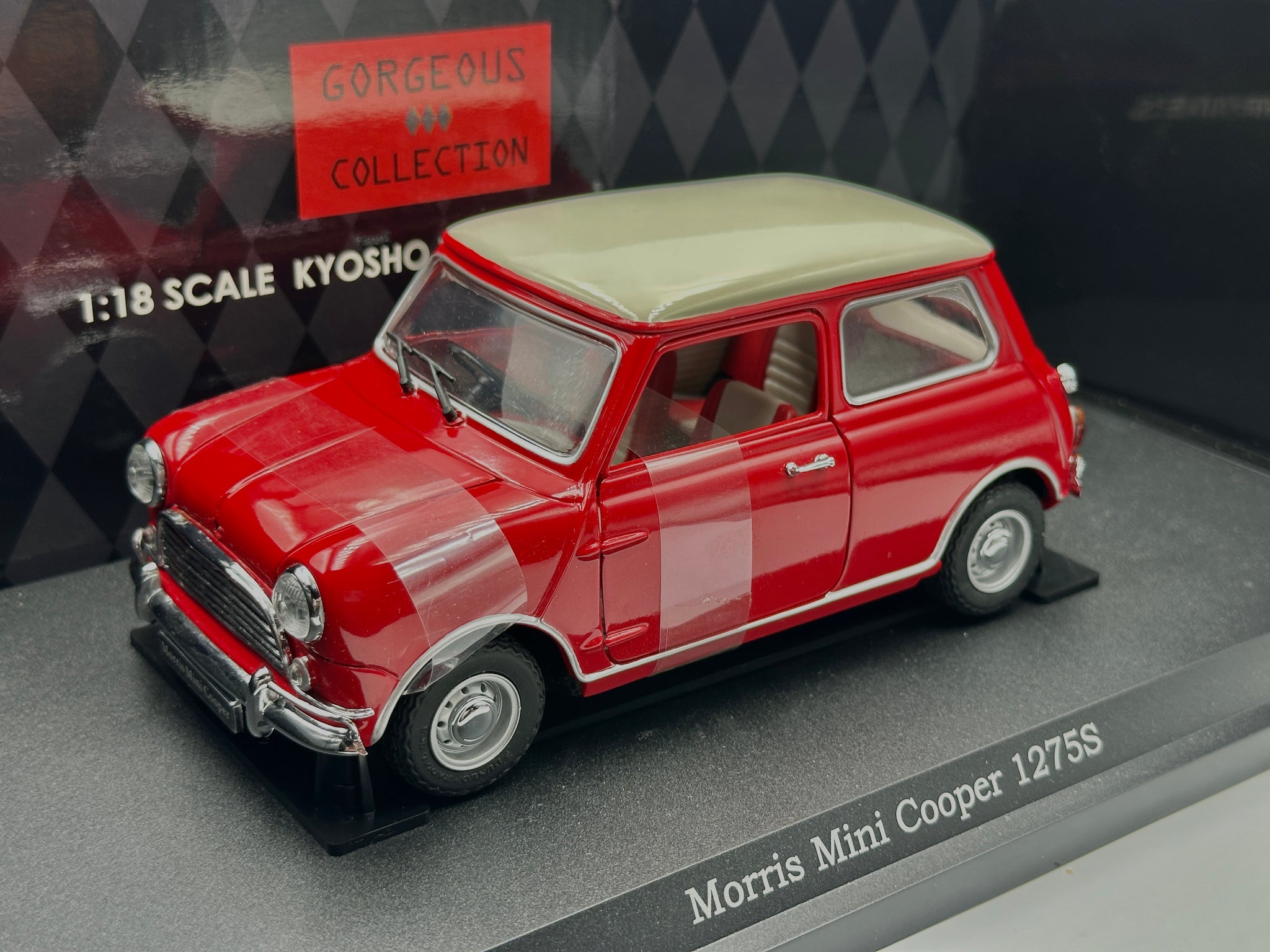 1:18 Morris Mini Cooper -- Red -- Kyosho 08101R