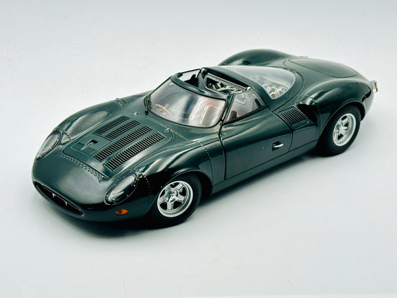1:18 Jaguar XJ 13 -- Green -- AUTOart 73541