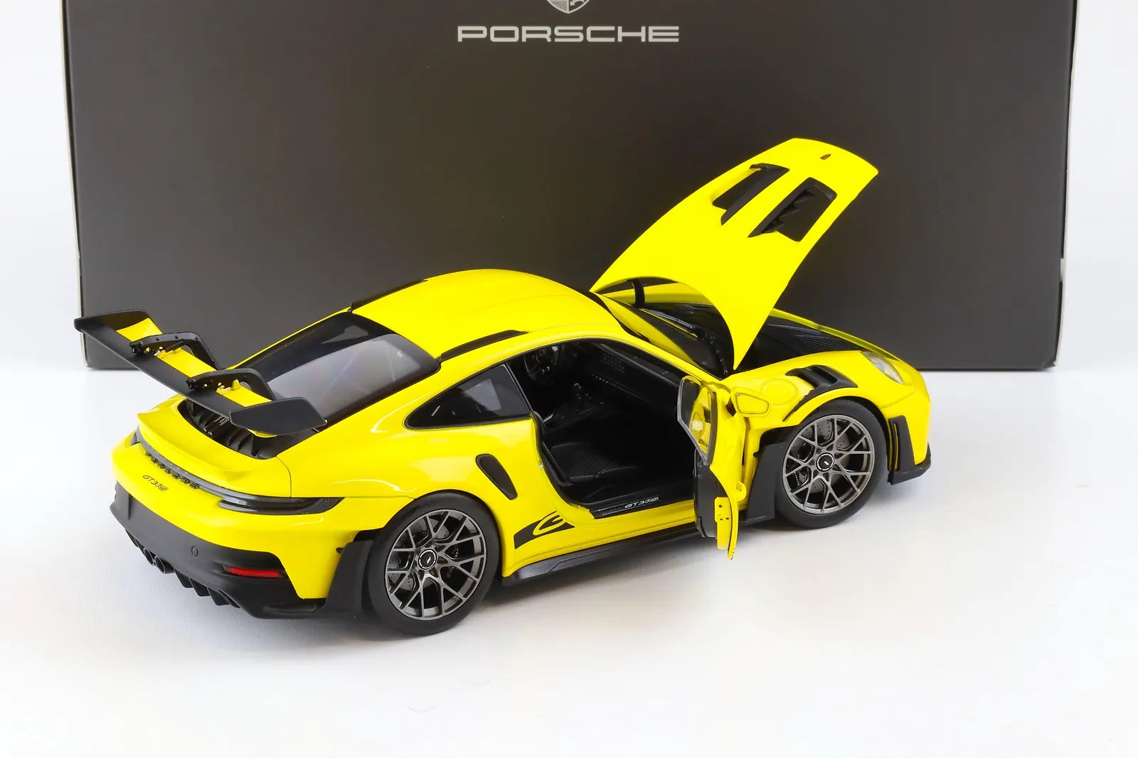 1:18 Porsche 911 (992) GT3 RS Coupe 2022 -- Yellow -- NOREV (Dealer Ed