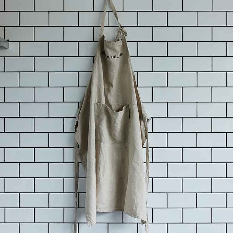 ENEBEYC エプロン ステンシル ナチュラル ENEBEYC エプロン ステンシル