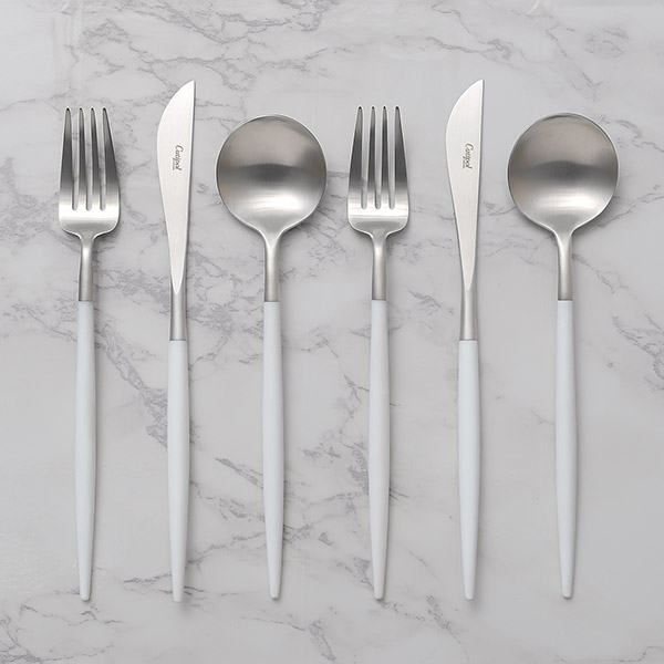 クチポール / GOA カトラリーセット ホワイト×シルバーを贈るなら