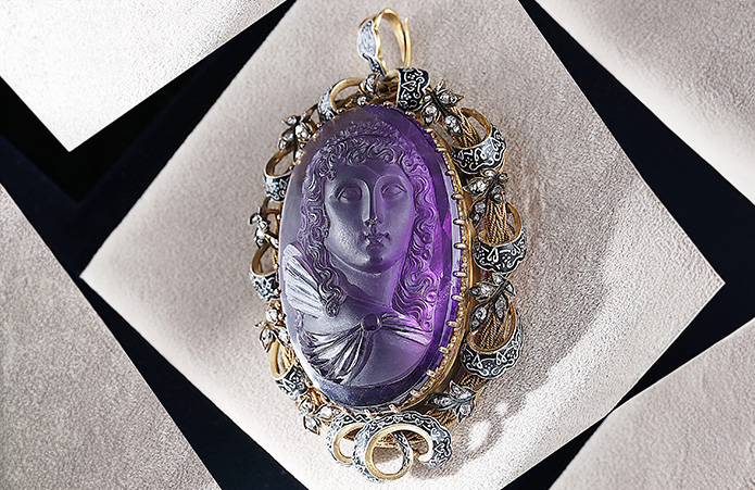 館内作品のご紹介｜アンティークジュエリーミュージアム