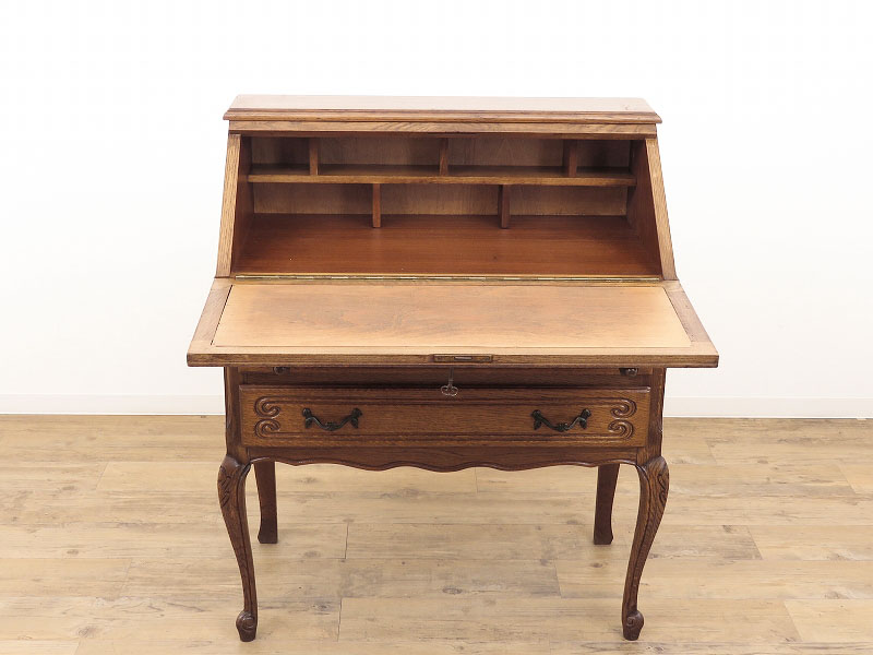 使いやすい大きさのネコ脚ライティングビューロー フランスの